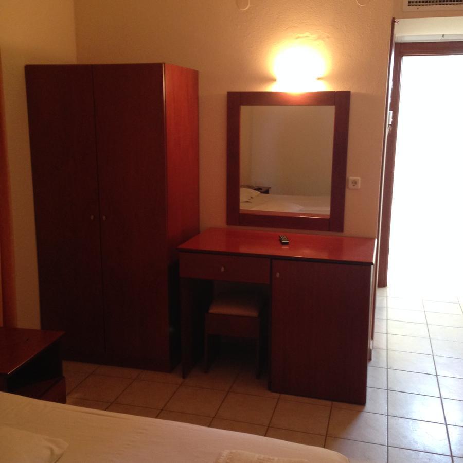 Hotel Akrogiali Korinos Luaran gambar