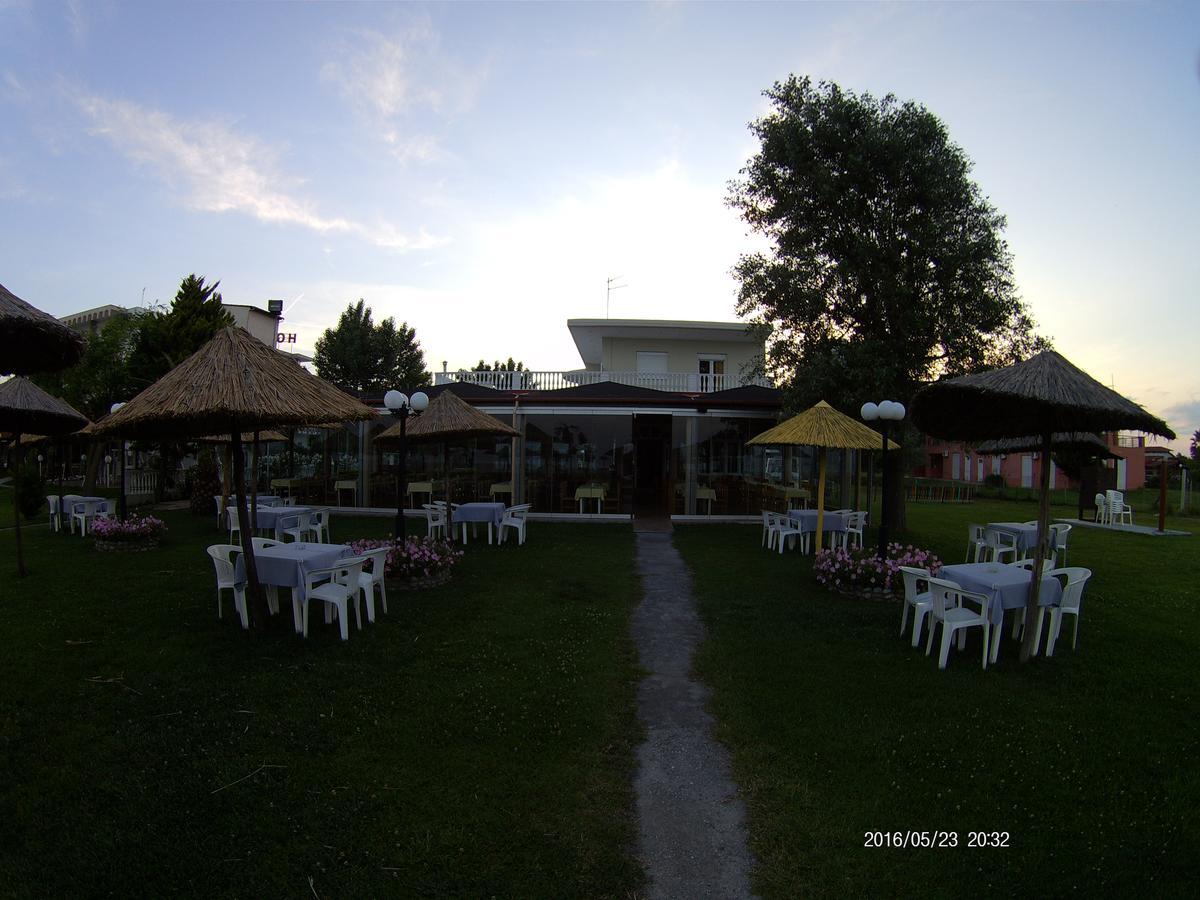 Hotel Akrogiali Korinos Luaran gambar
